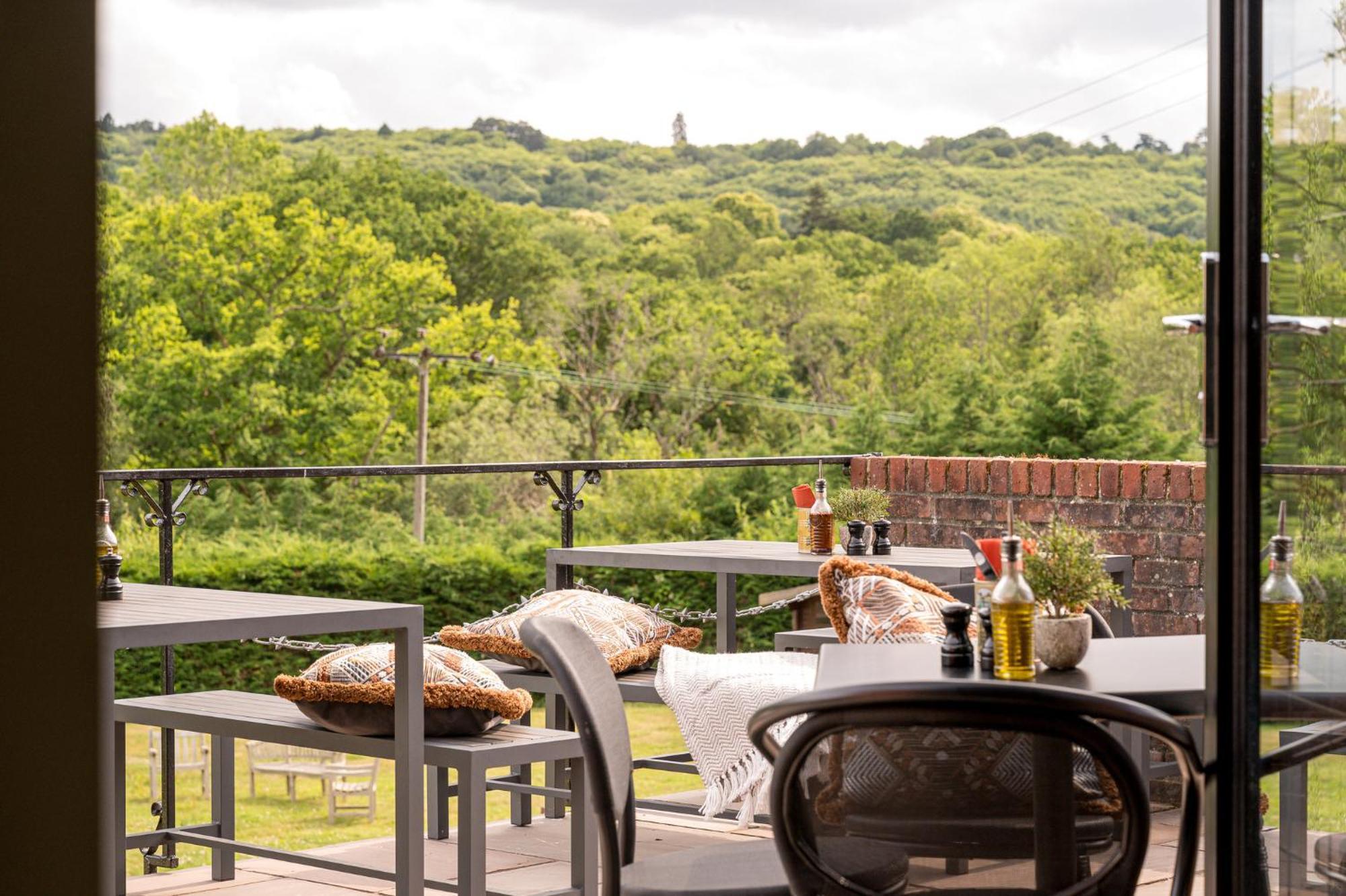 Voco Lythe Hill Hotel & Spa By Ihg Haslemere Exterior foto