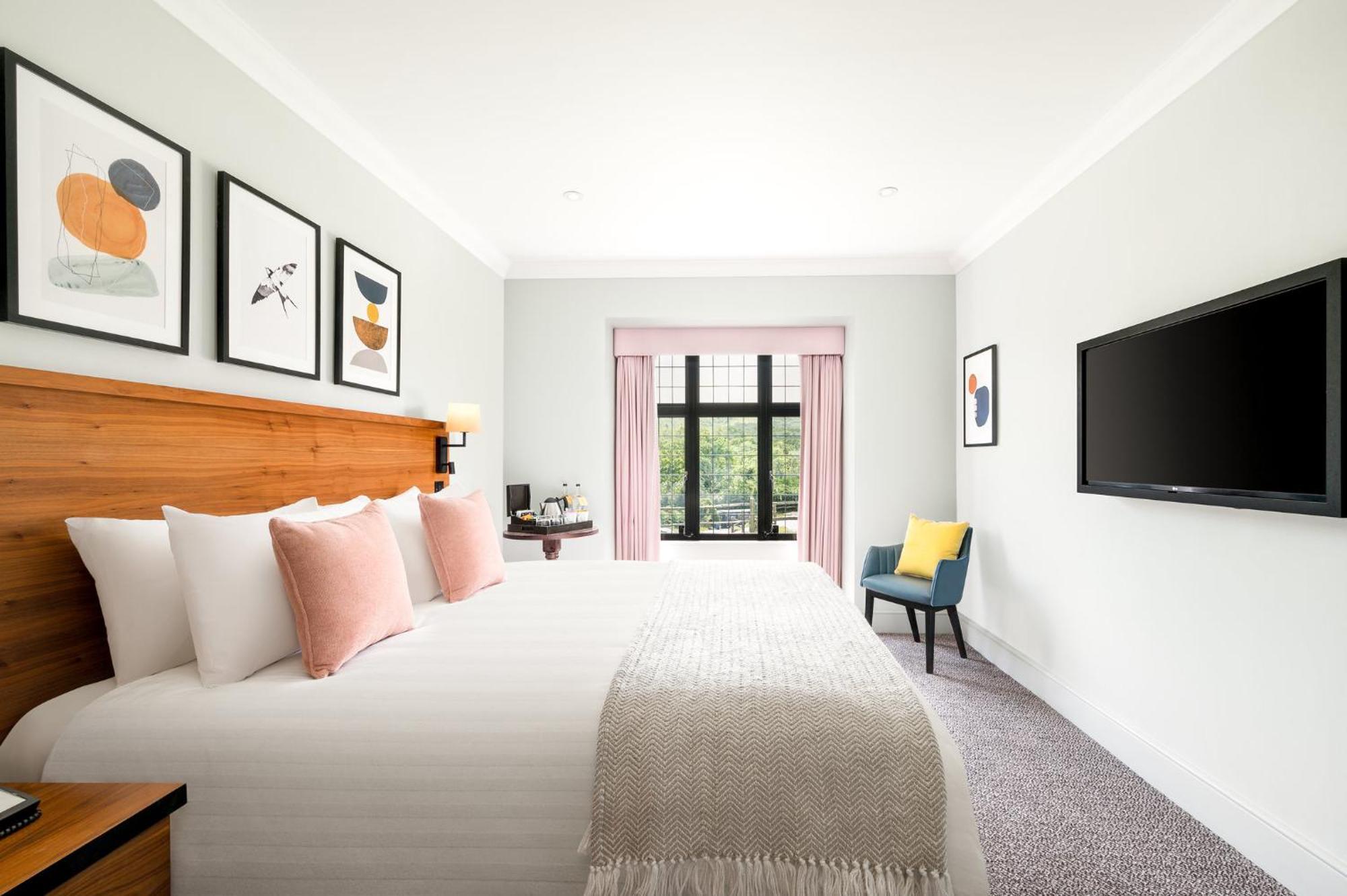 Voco Lythe Hill Hotel & Spa By Ihg Haslemere Exterior foto